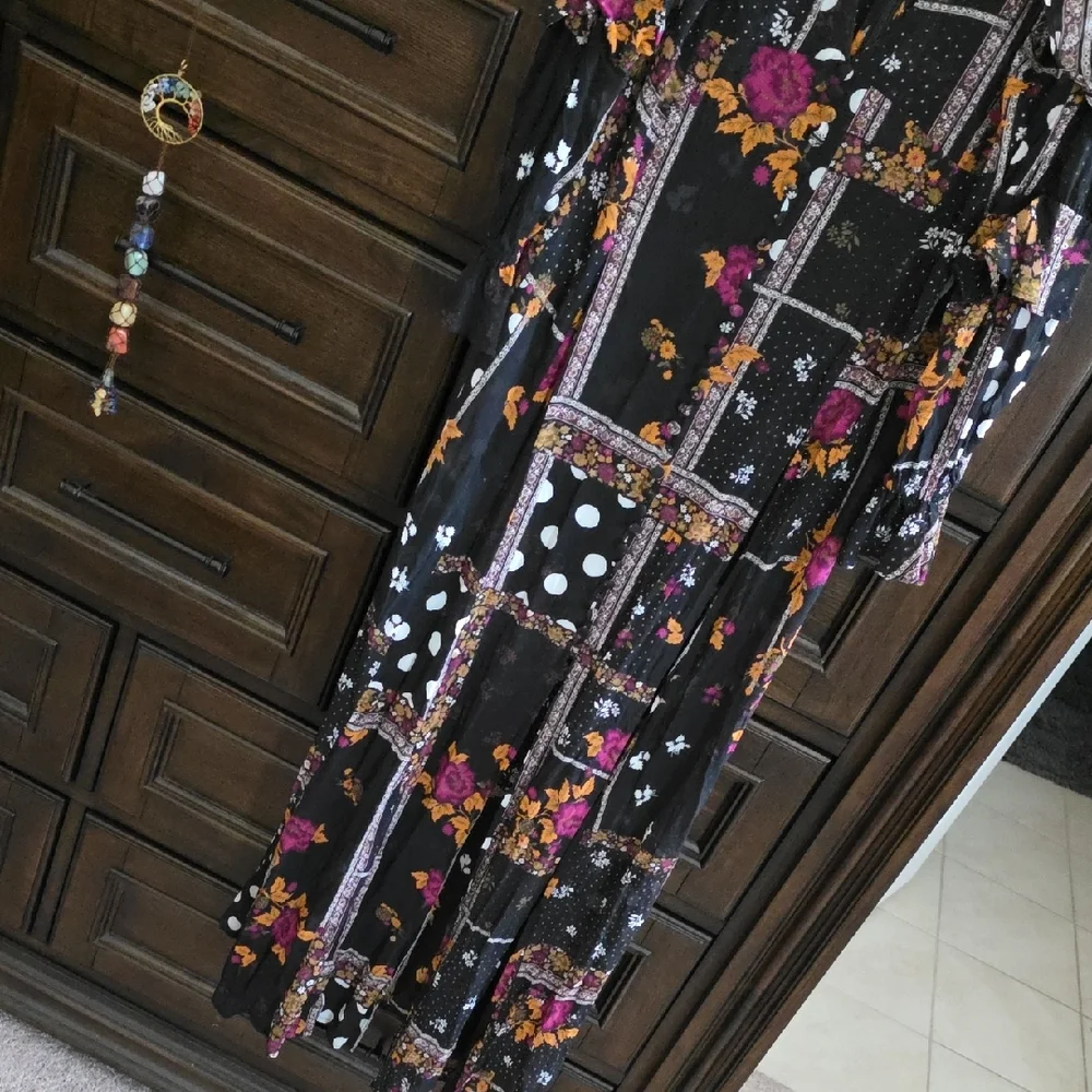 For LOVE AND LEMONS Floral Black Maxi Dress - Picture 3 of 5